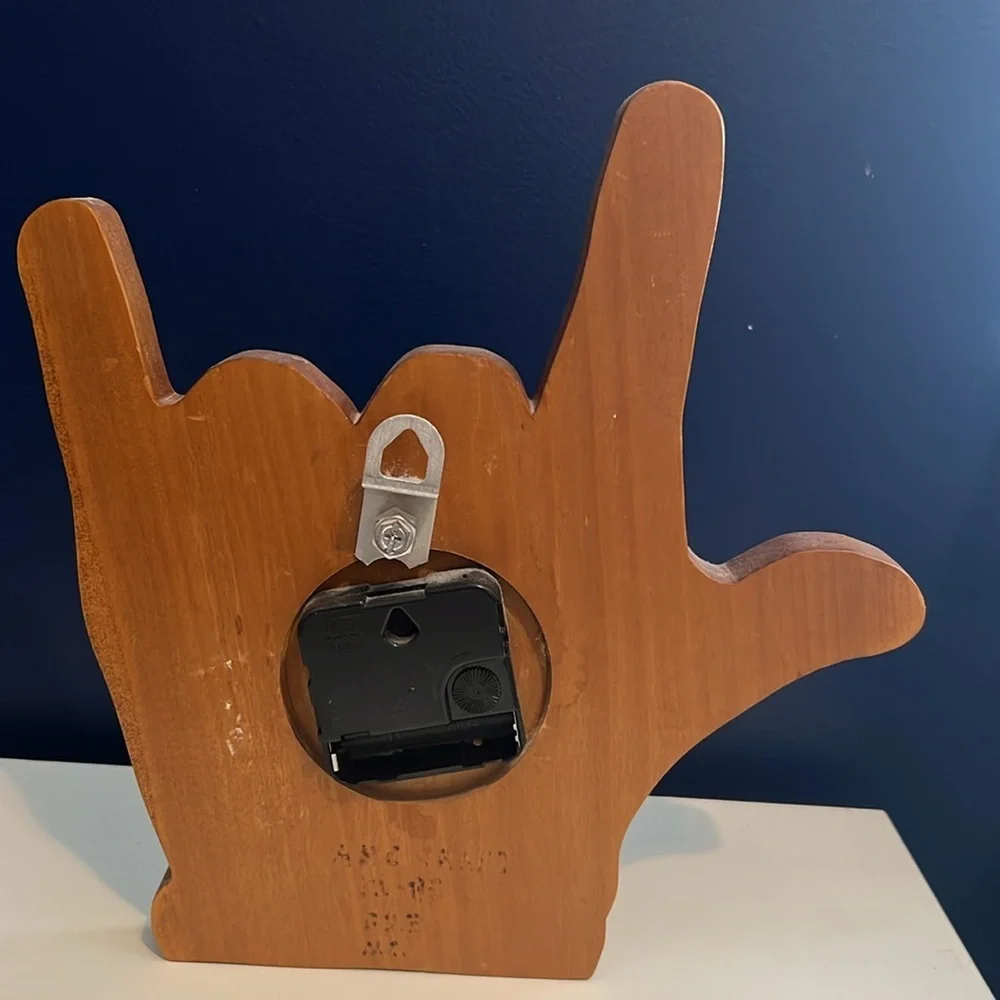 Vintage Wooden Hand Gesture Clock
